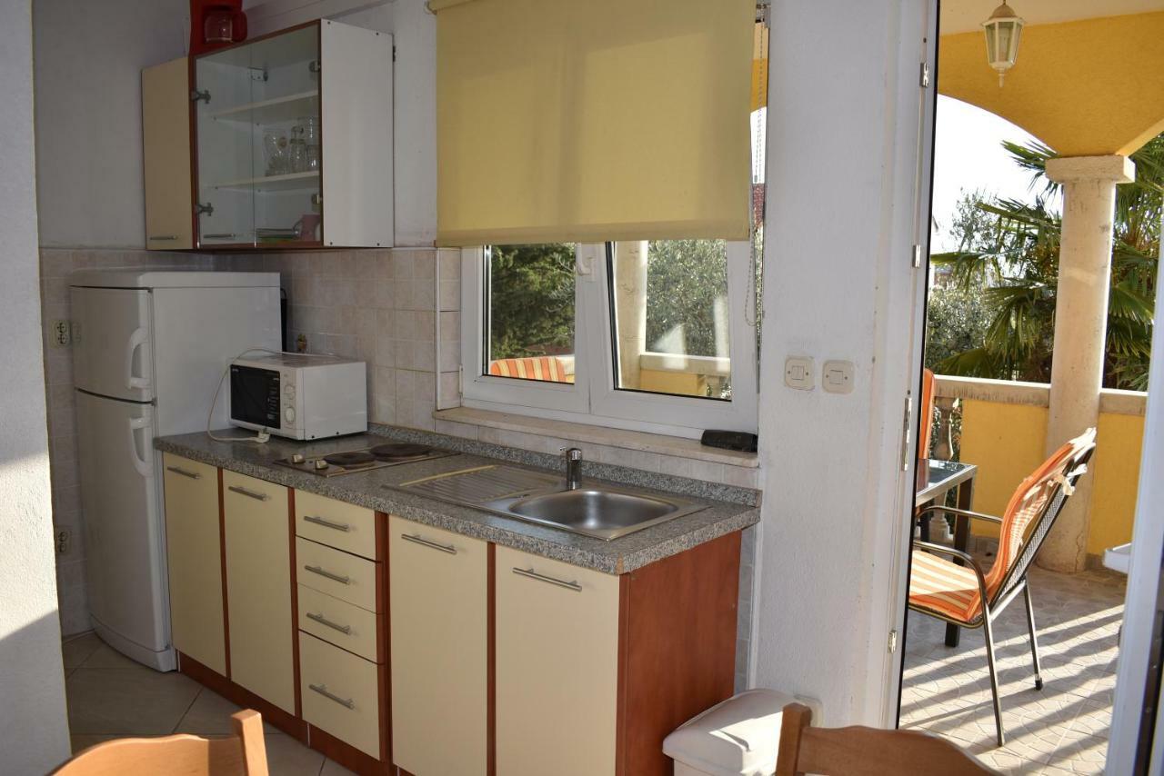 Apartmani Kulas Pakoštane Exterior foto